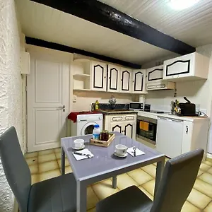https://chez-caro.fr-provencehotel.com